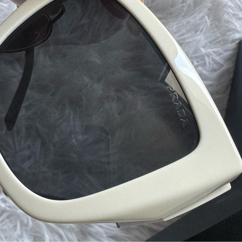 Prada Ivory White Sunglasses Oversized - Picture 13 of 13